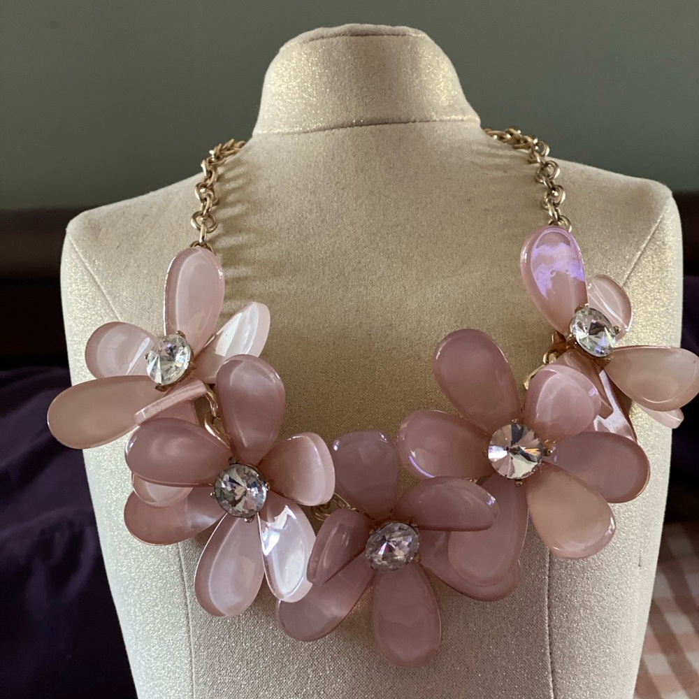Statement necklace